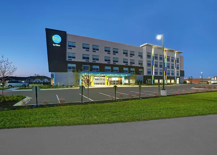 Tru By Hilton Stoughton Hotel