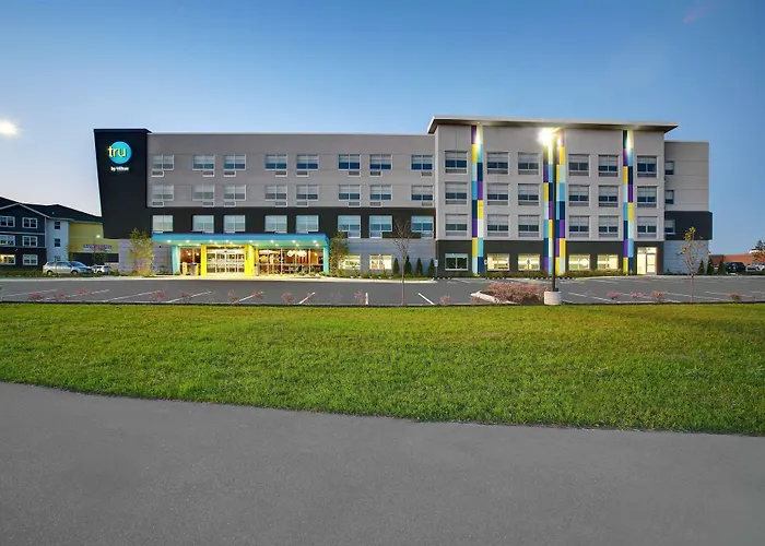 Tru By Hilton Stoughton Hotel