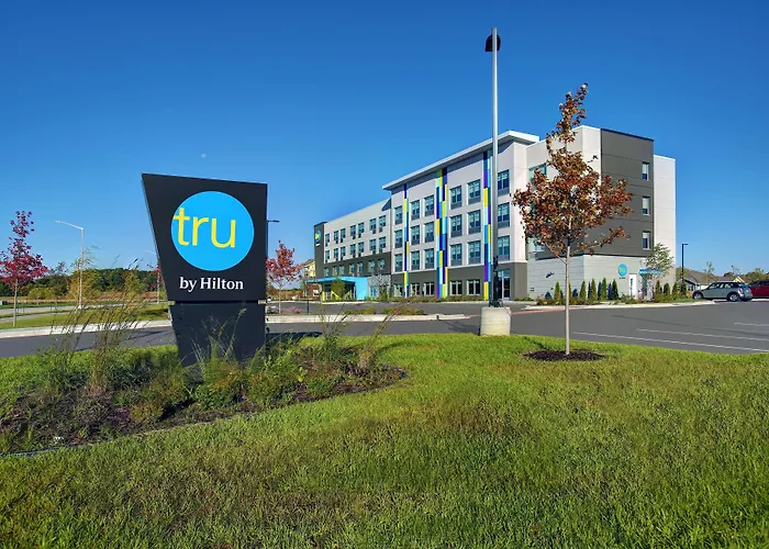 Tru By Hilton Stoughton Hotel